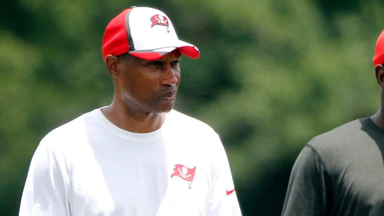 Leslie Frazier stands at forefront of Bucs' defensive evolution